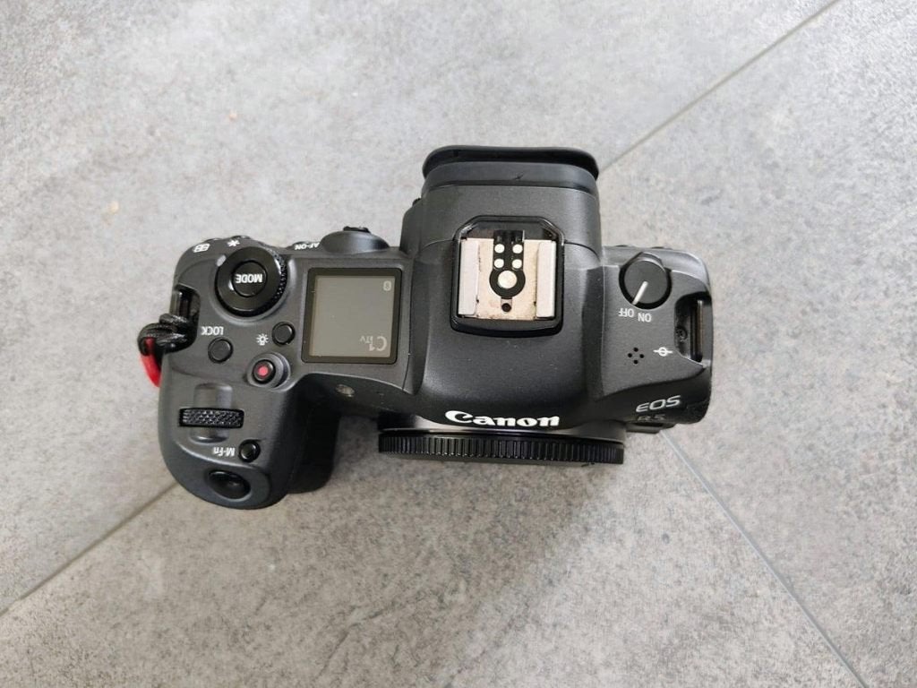 Foto 3 van Zo goed als splinternieuw, lage shutter count - Canon EOS R5