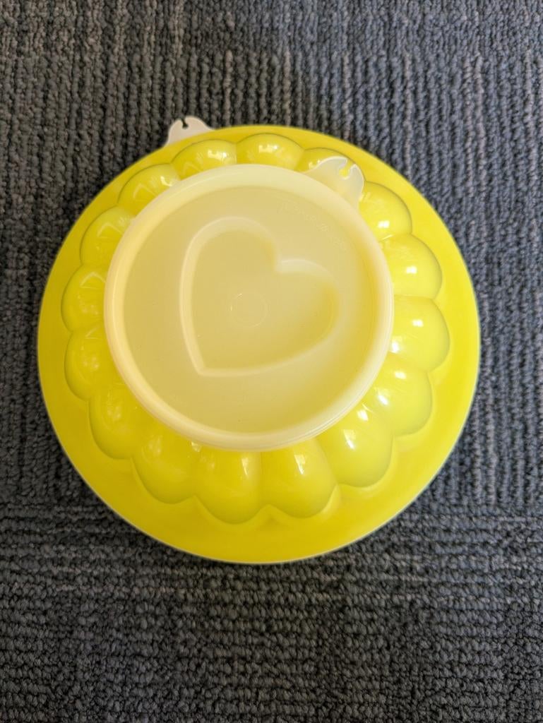 Vliegende schotel Tupperware puddingvorm, Ophalen of Verzenden, Zo goed als nieuw, Geel, Overige typen