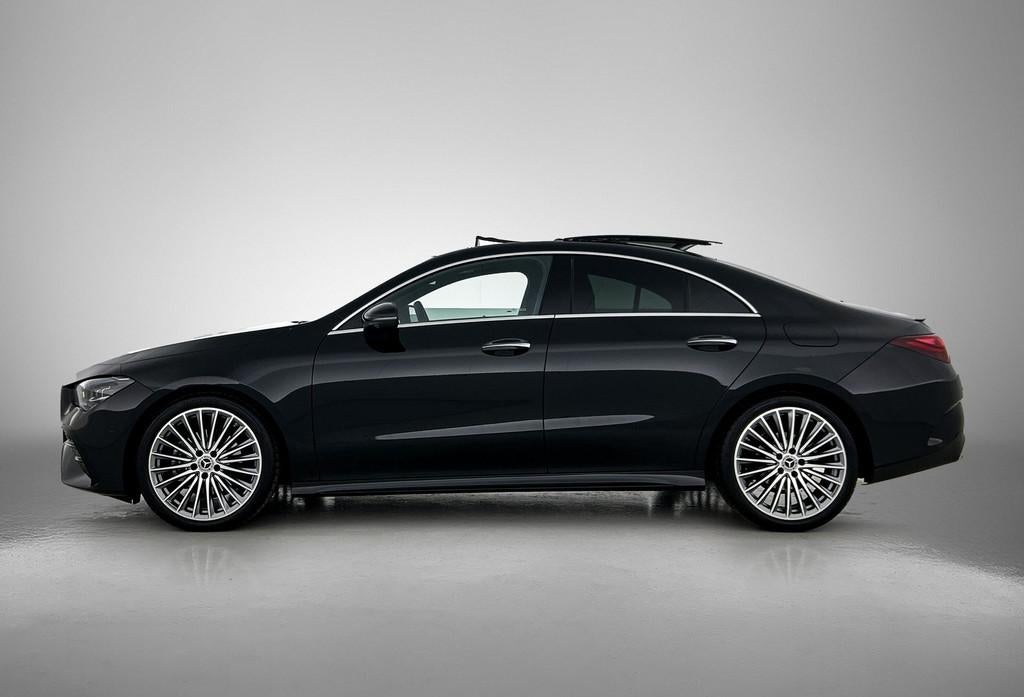Mercedes-Benz CLA-Klasse 180 Star Edition AMG Line Plus | Pa, Auto's, 136 pk, 4 cilinders, Alcantara, Zwart