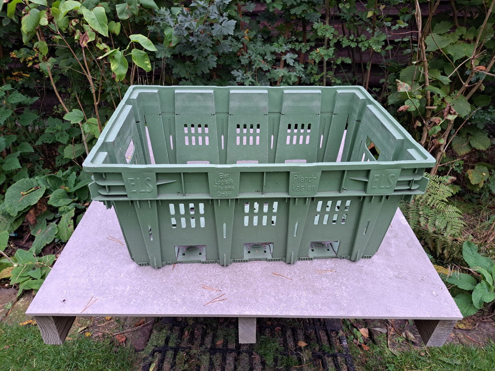 Stapelbare groene kratten voor tuin of opslag, Ophalen, Gebruikt, 40 tot 60 cm, 50 tot 75 cm