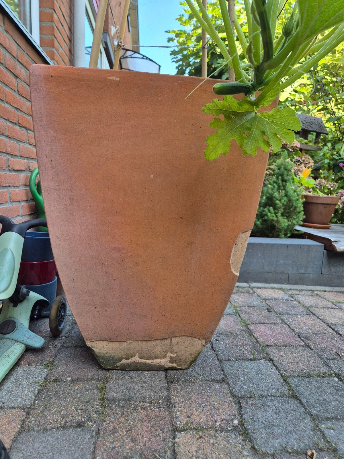 Grote terracotta pot met voedzame aarde - Amersfoort, Tuin en Terras, Bloempotten, Ophalen, Gebruikt, 40 cm of meer, Vierkant
