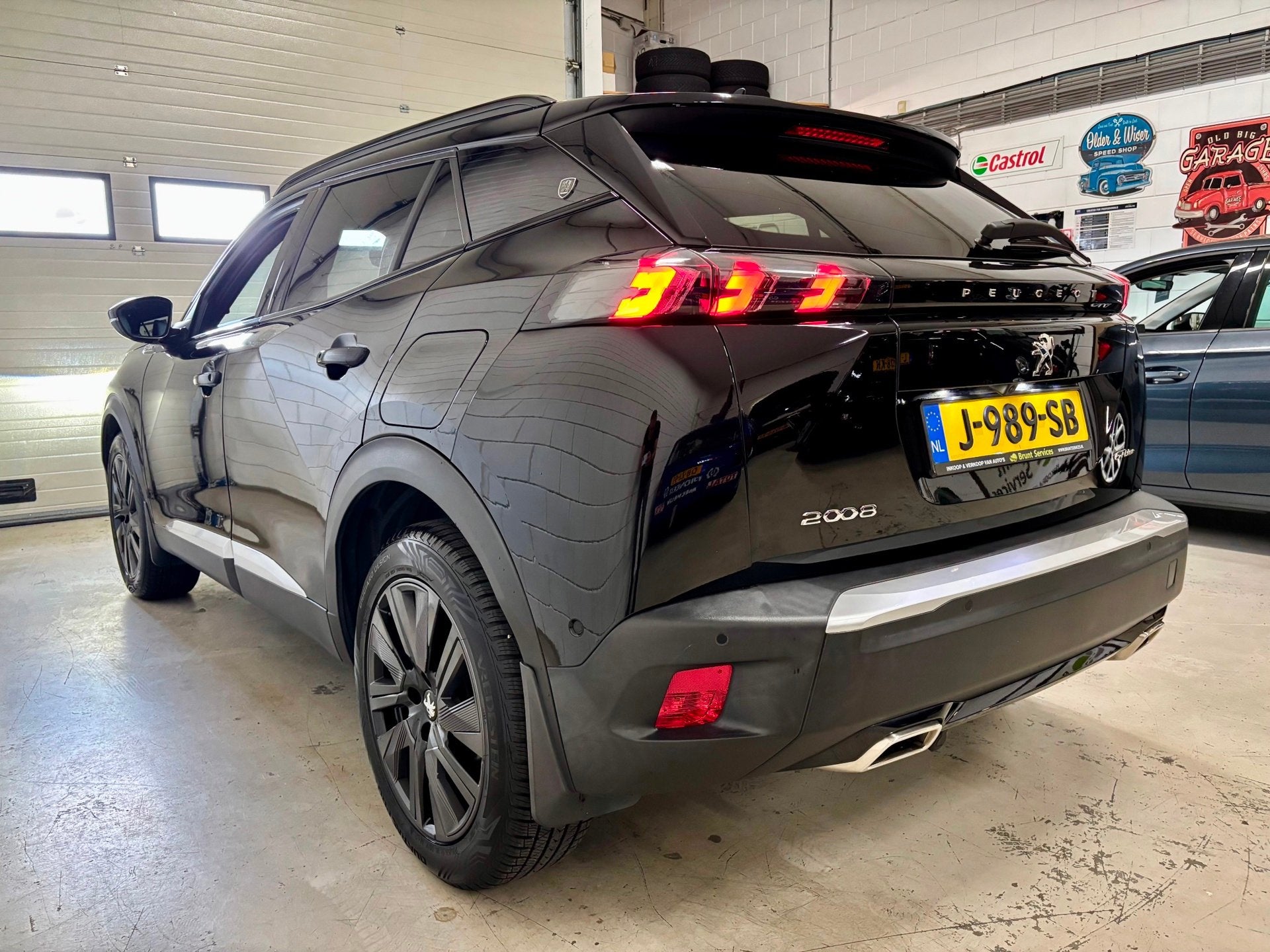 Peugeot 2008 1.2 PureTech GT-Line Bj.20|FOCAL|Automaat|Camer, Gebruikt, 1199 cc, Leder en Stof, Zwart