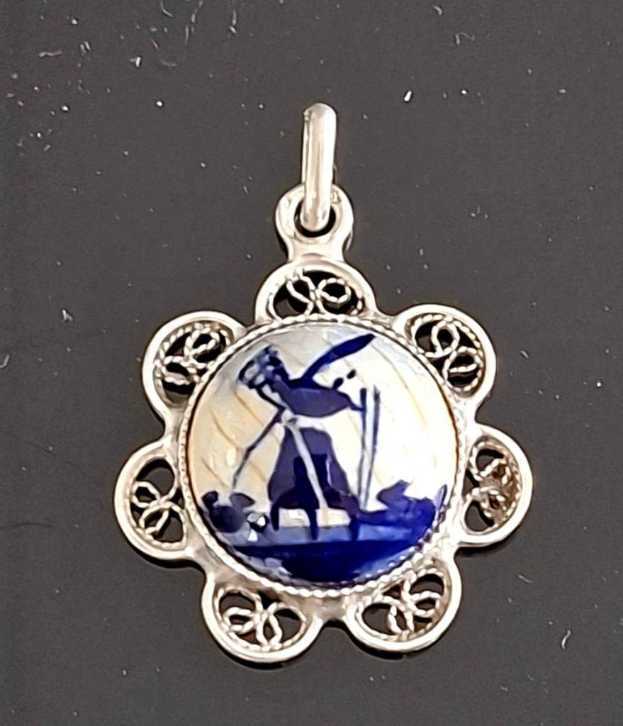 Prachtige Delfts Blauwe Zilver Filigrein Molen Hanger, Ophalen of Verzenden, Zilver, Hanger