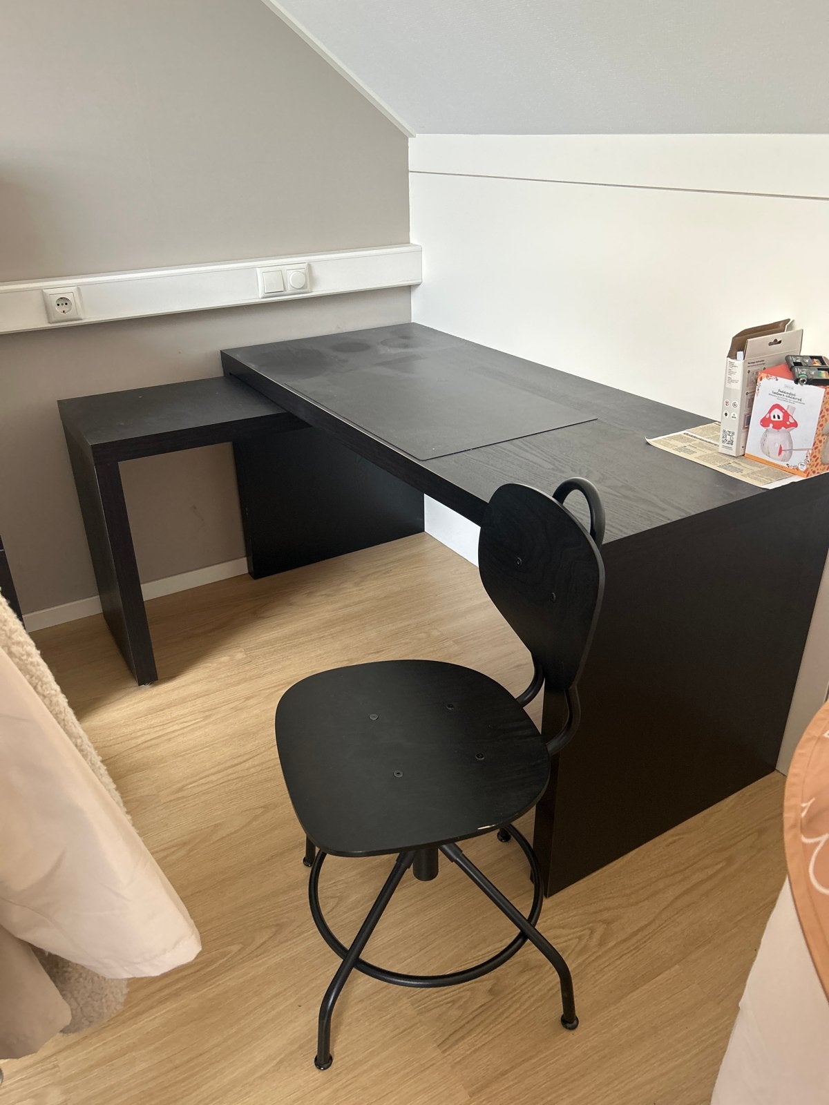 IKEA Malm Bureau - Zwart, Huis en Inrichting, Bureaus, Zwart, Gebruikt, Ophalen of Verzenden, IKEA