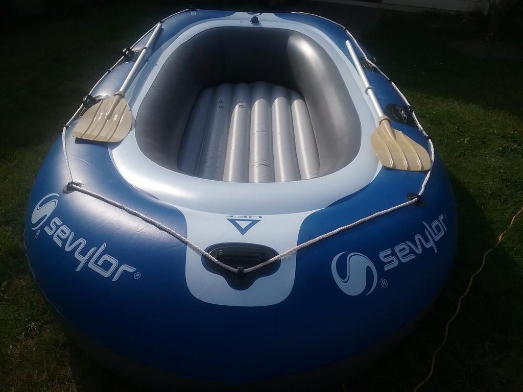 Mooie roeiboot met roei peddels, Ophalen of Verzenden, Zo goed als nieuw