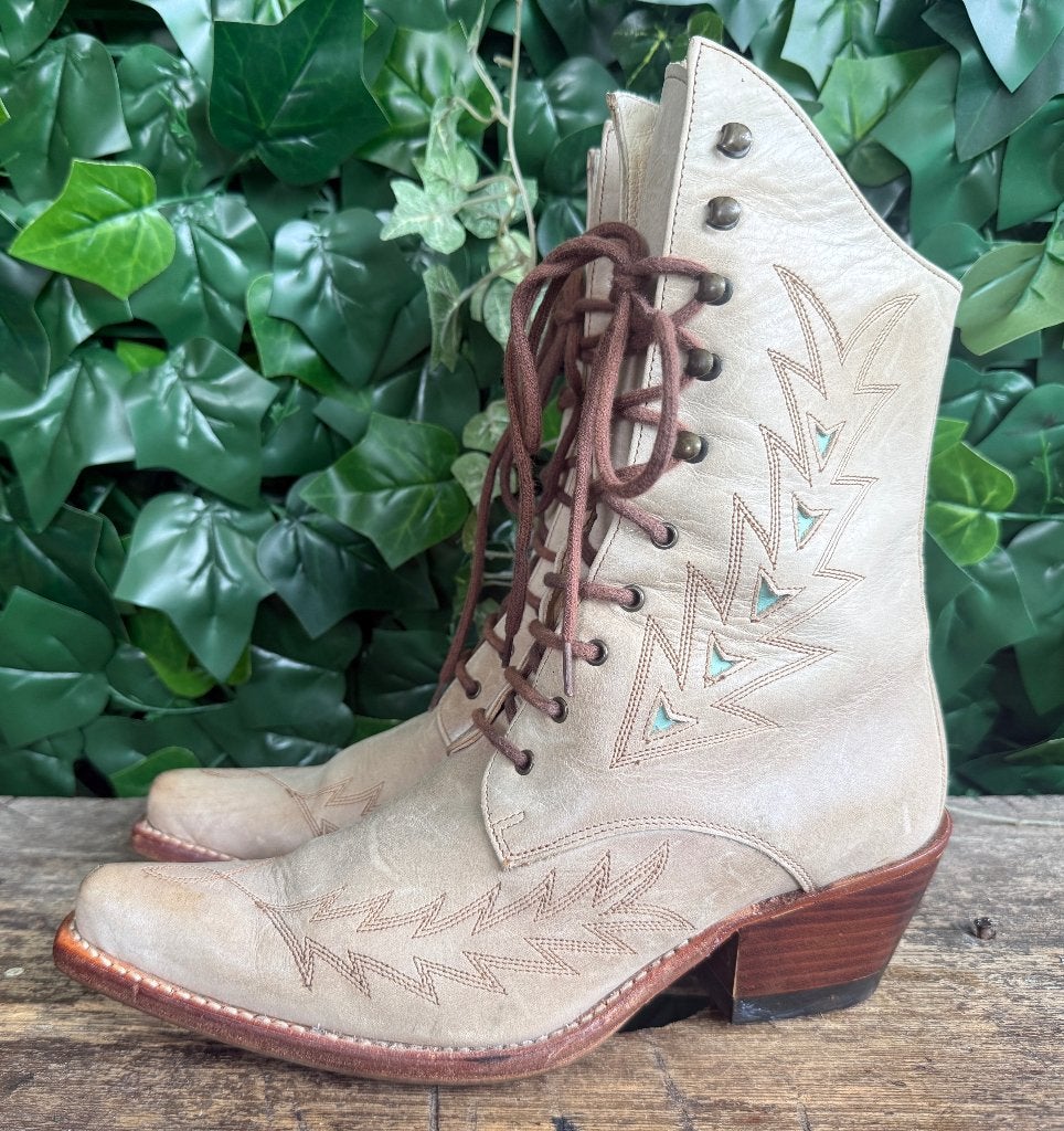 bijna nieuwe victoriaanse veterlaarsjes van Sancho maat 37, Beige, Sancho, Lage of Enkellaarzen, Ophalen of Verzenden