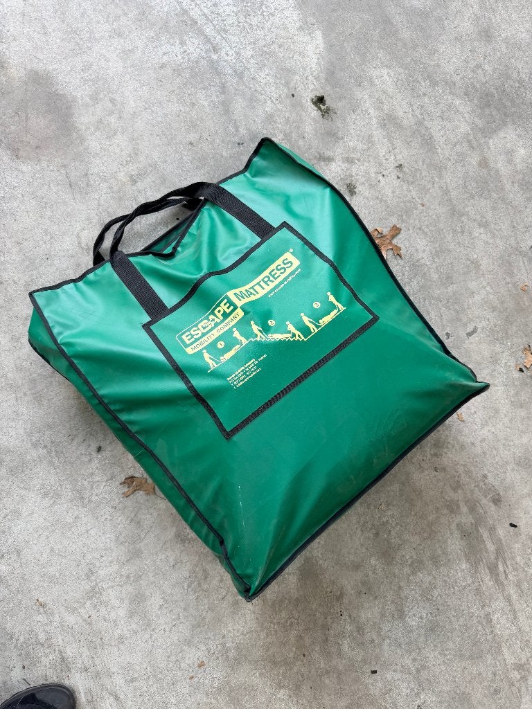 Escape Mattress evacuatiematras – BHV zorg evacuatie trap, Ophalen, Zo goed als nieuw
