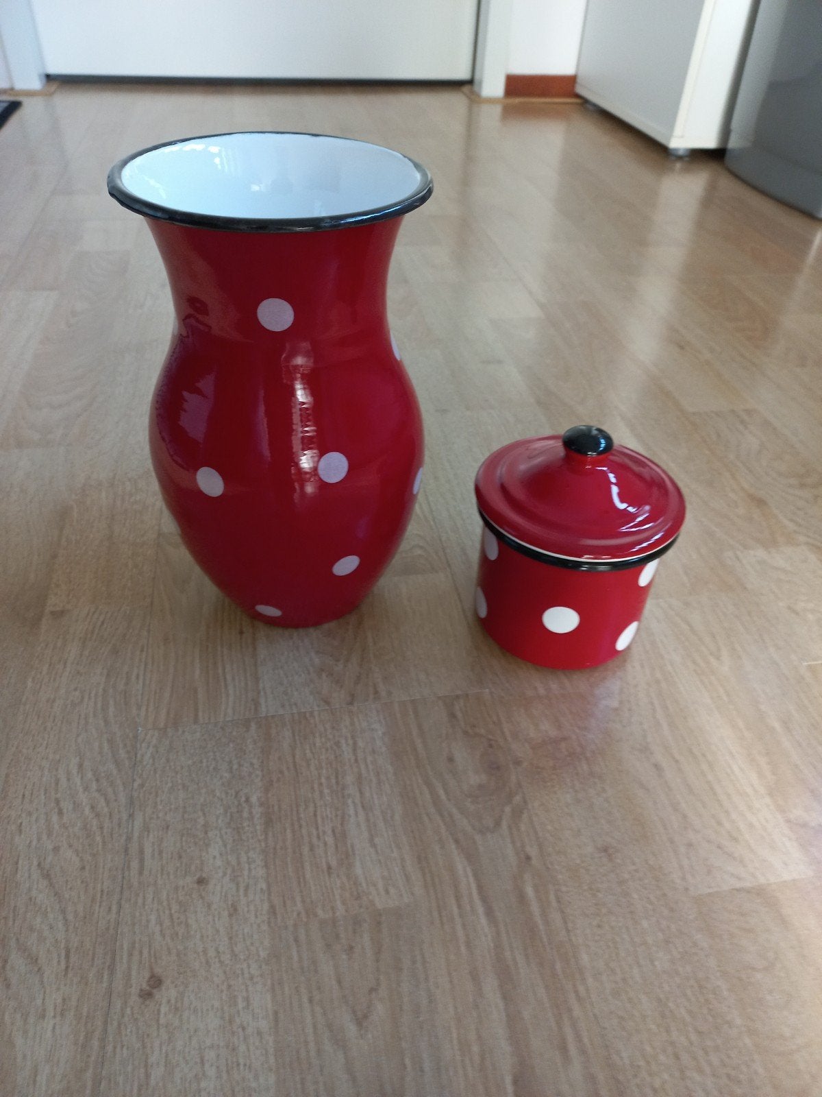 rode emaille set, Ophalen, Met deksel