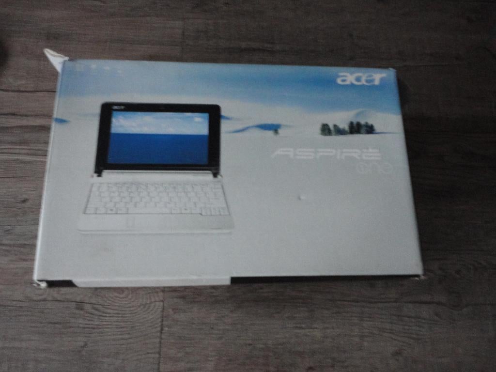 LEUKE NETTE KLEINE ACER ASPIRE ONE LAPTOP 10 INCH +DOOS, Ophalen of Verzenden, Zo goed als nieuw, 10 inch of minder, Minder dan 2 Ghz