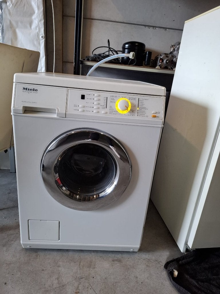 Miele Novotronic W353 5 kilo, Ophalen, 1200 tot 1600 toeren, Gebruikt, 4 tot 6 kg