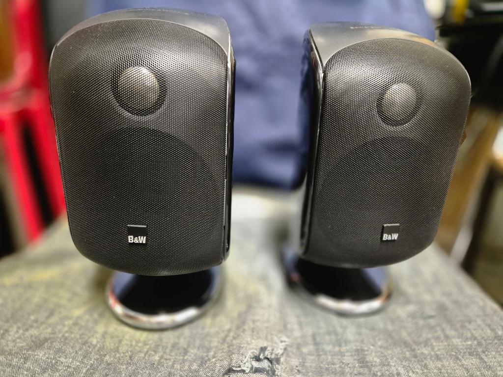 Bowers & Wilkins M1 speakers