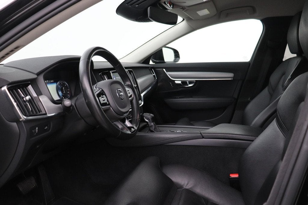 Volvo V90 D4 Momentum Pro | Trekhaak | harman/kardon | Camer, Euro 6, 1969 cc, Zwart, Leder