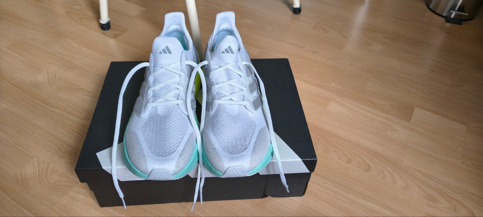 Adidas Ultraboost 5 maat 46 2/3 hardloopschoenen, Verzenden, Zo goed als nieuw, Adidas, Wit