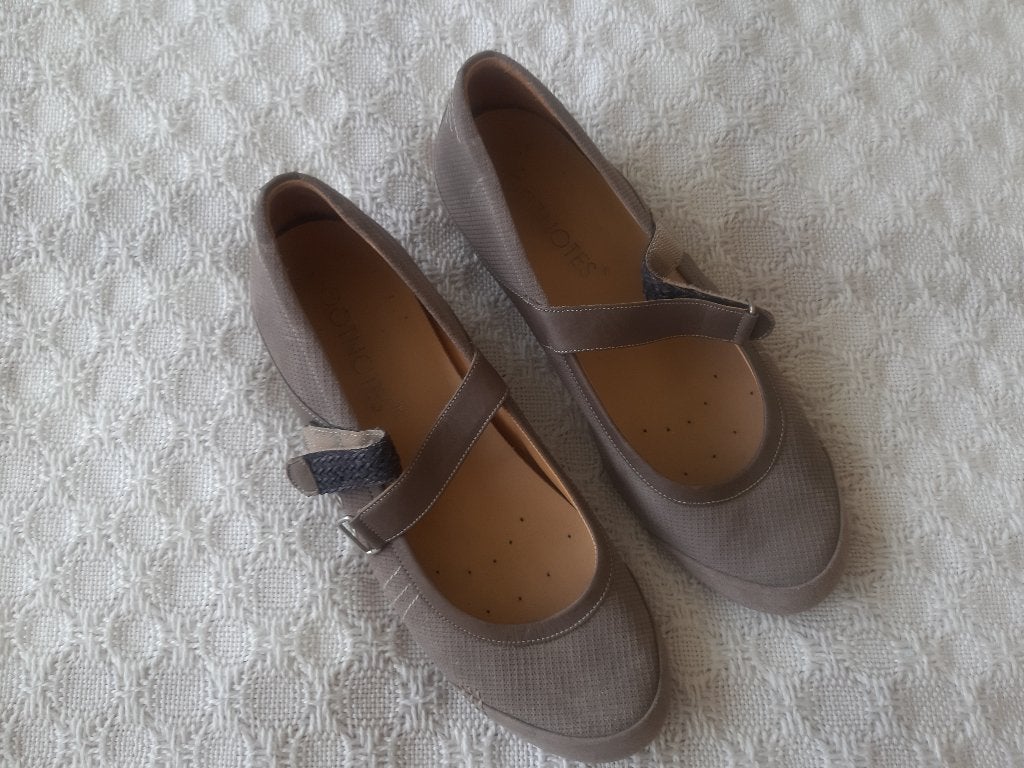 prachtige bruine schoenen Footnotes maat 42, Ophalen, Bruin, Instappers, Zo goed als nieuw