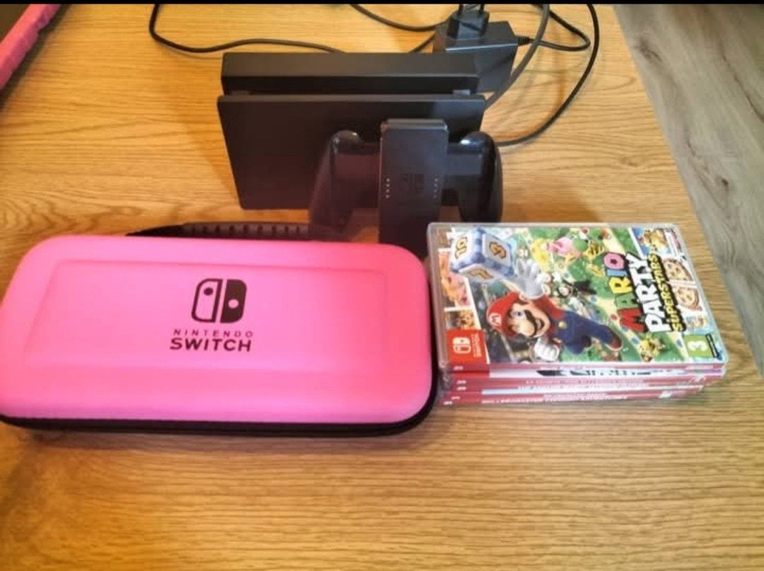 Nintendo Switch, Ophalen of Verzenden, Zo goed als nieuw, Met 2 controllers, Switch Original