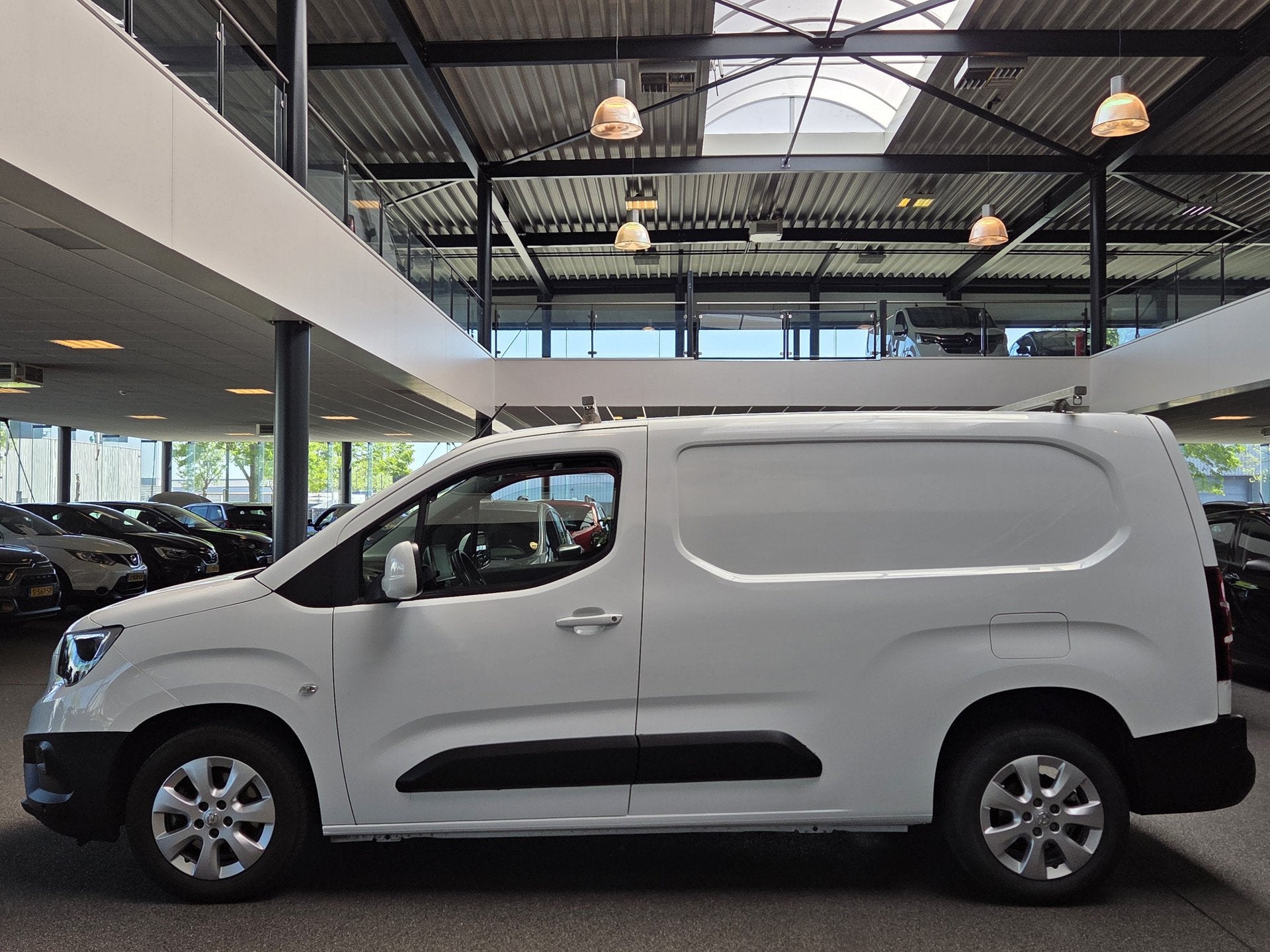 Opel Combo 1.5D L2H1 Edition / Automaat / Lichtmetalen velge, Auto's, Bestelauto's, Euro 6, 4 cilinders, Wit, Origineel Nederlands