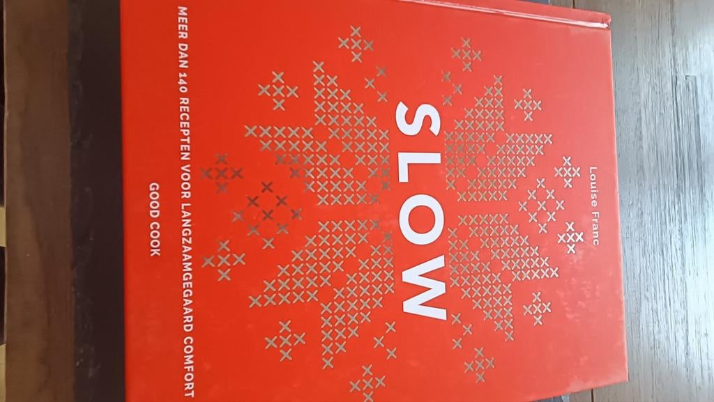 SLOW Kookboek: Meer dan 140 recepten voor comfort food, Ophalen of Verzenden, Zo goed als nieuw