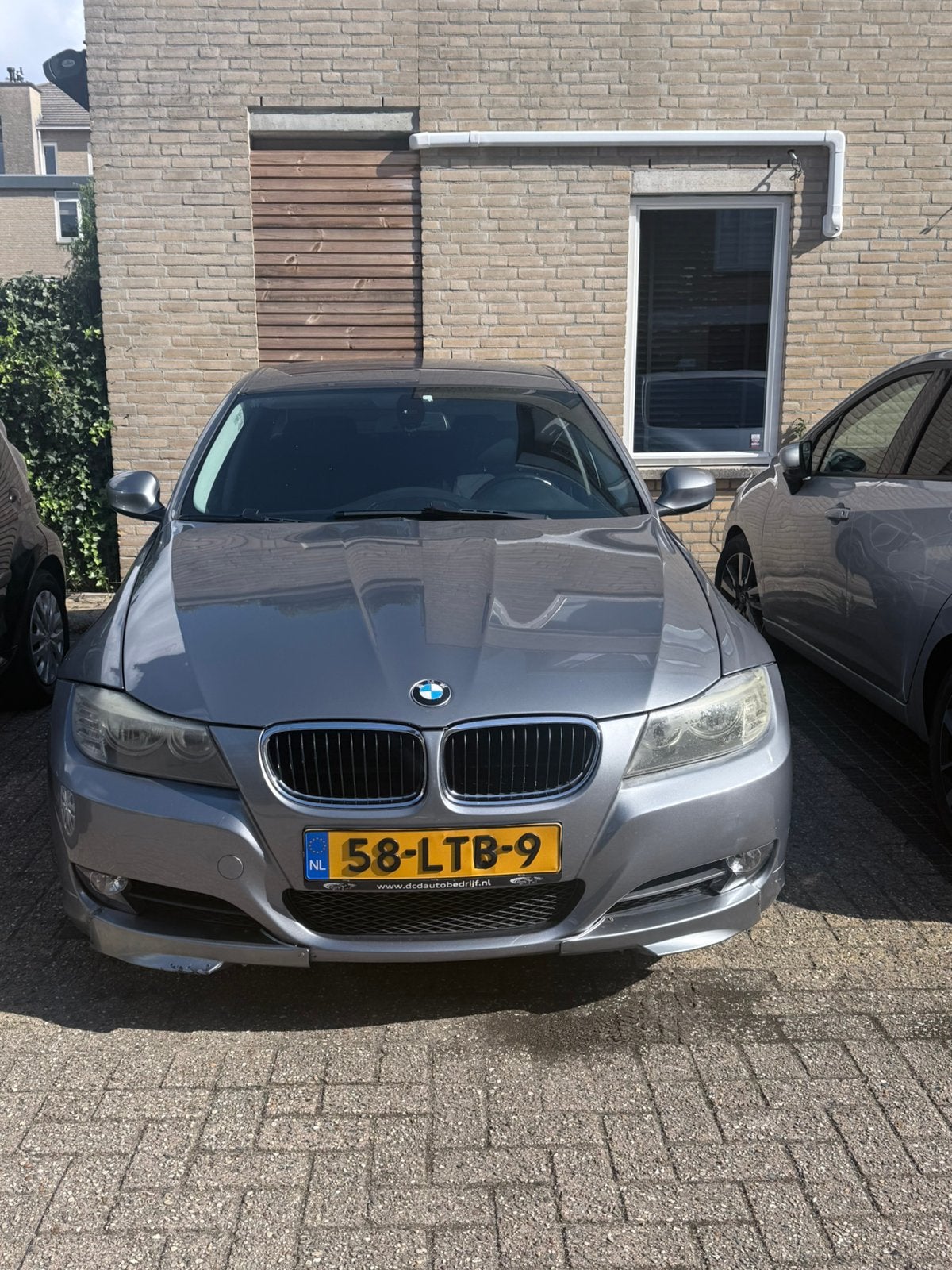 BMW 3-Serie 2.0 I 318 105KW 2010 Grijs, Auto's, BMW, Achterwielaandrijving, Origineel Nederlands, Handgeschakeld, Particulier