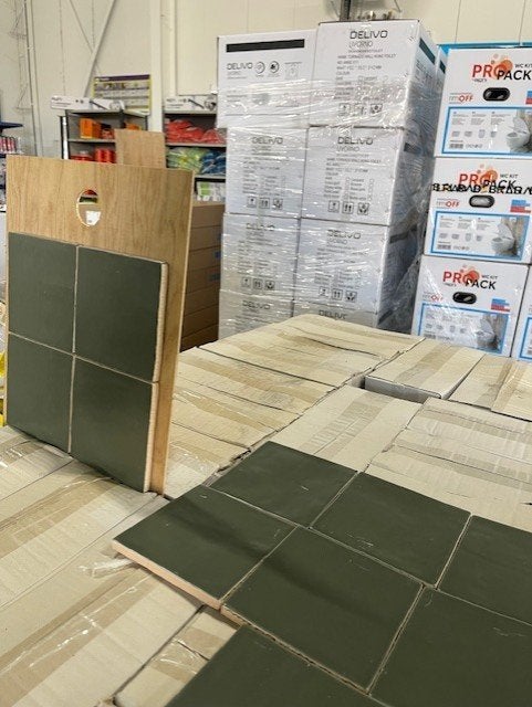 Wandtegel 13x13 Groen Mat — Handgemaakte look | €29,95 p/m², Keramiek, Overige typen, Nieuw, Ophalen of Verzenden