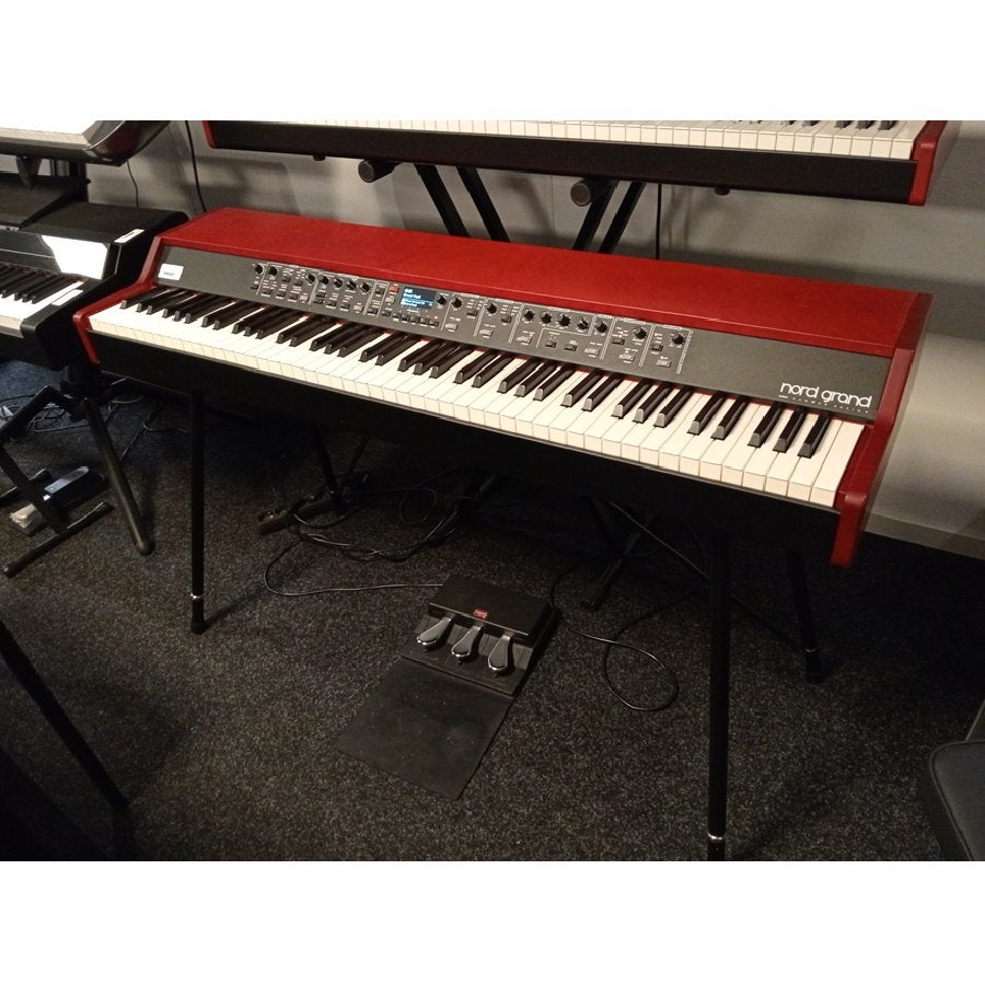 Nord Grand 1 incl. Nord EX Stand - Occasion, Gebruikt, Overige kleuren, Clavia Digital Musical Instruments AB (Nord Keyboards)