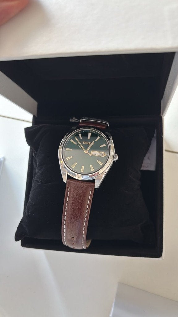 Seiko SUR449P1 – Neo Classic – 2 stuks, nieuw in doos, Sieraden, Tassen en Uiterlijk, Seiko, Leer, Staal, Polshorloge
