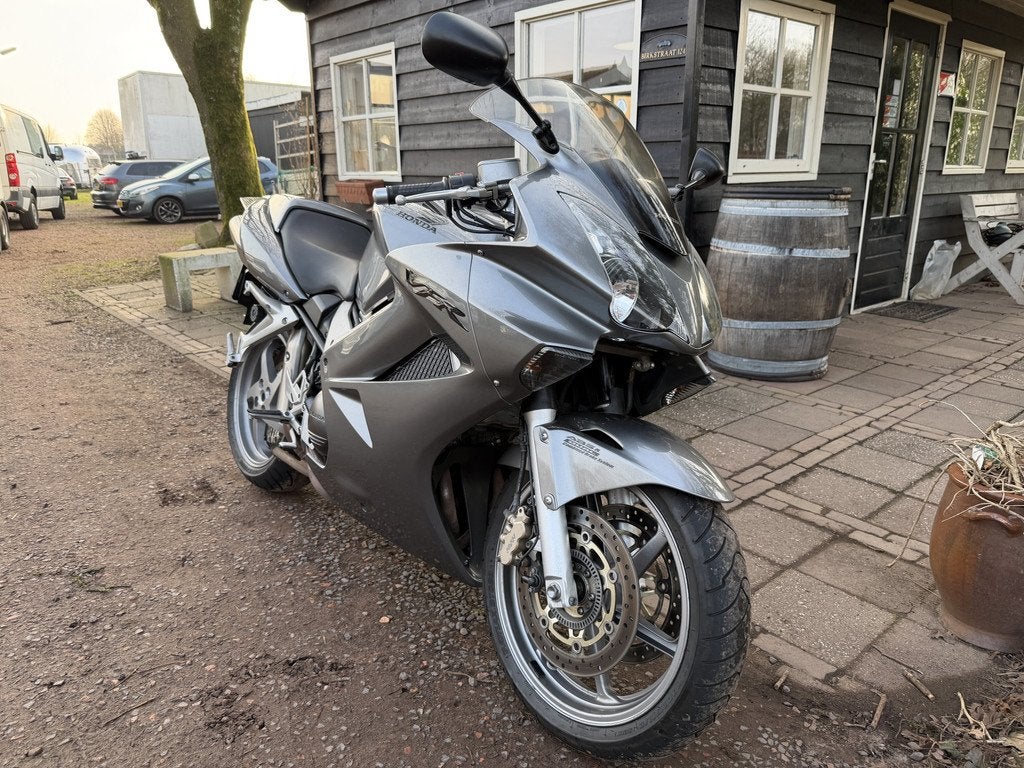 Honda VFR 800FI ABS (bj 2009), Bedrijf, Info@advandermeer.nl, Meer dan 35 kW, Birkstraat 124
3768HM  SOEST, NL