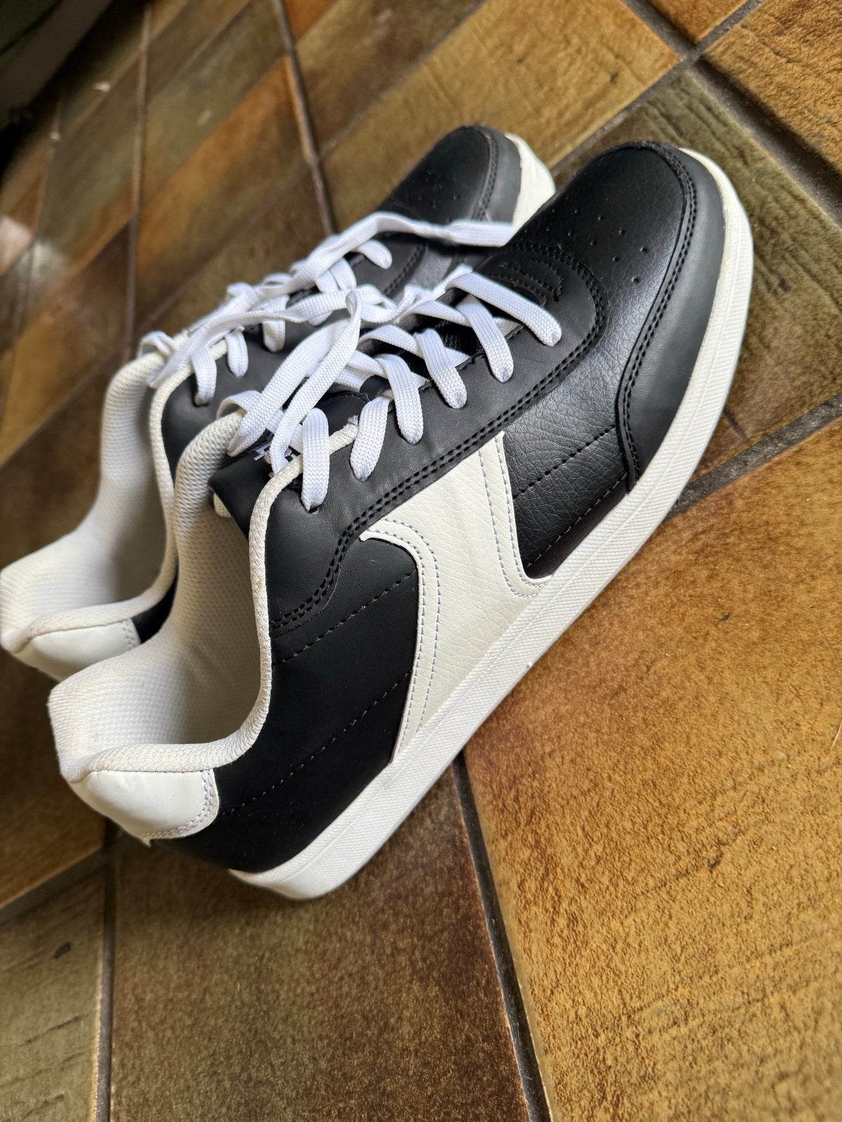 Dutchy schoenen maat 46 - Zo goed als nieuw, Kleding | Heren, Schoenen, Ophalen of Verzenden, Zo goed als nieuw, Zwart, Sneakers of Gympen