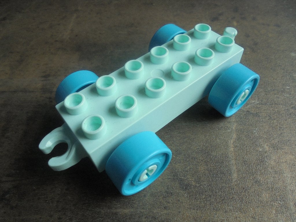 Lego Duplo Car Base 2x6 with Fake Bolts (zie foto's), Ophalen of Verzenden, Gebruikt, Losse stenen, Duplo