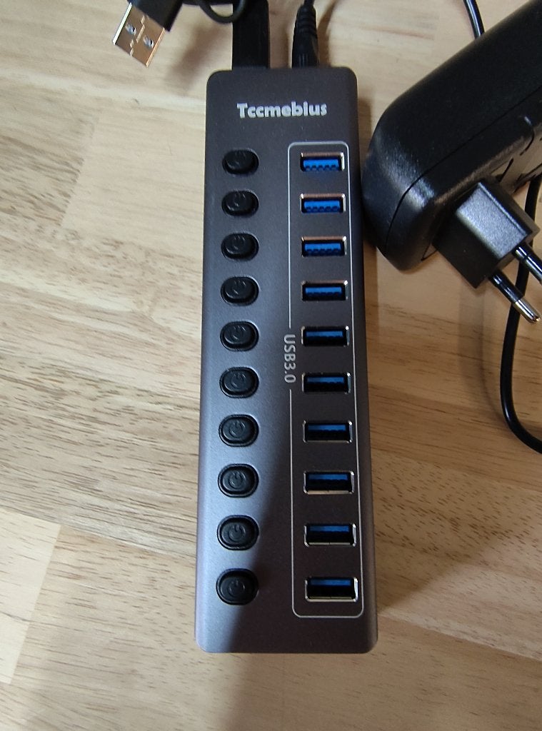 USB 3.0 Hub 10-poorts met voeding, Ophalen of Verzenden, Zo goed als nieuw, USB-hub, Tccmebius