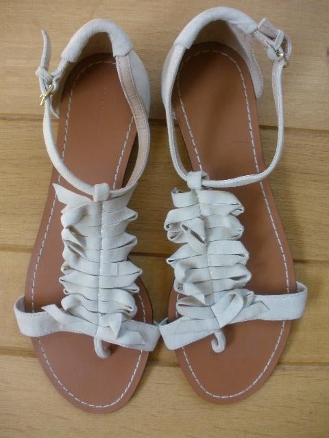 ZARA BASIC sandalen ecru suède maat 41 - nieuw -, Nieuw, Zara, Beige, Sandalen of Muiltjes