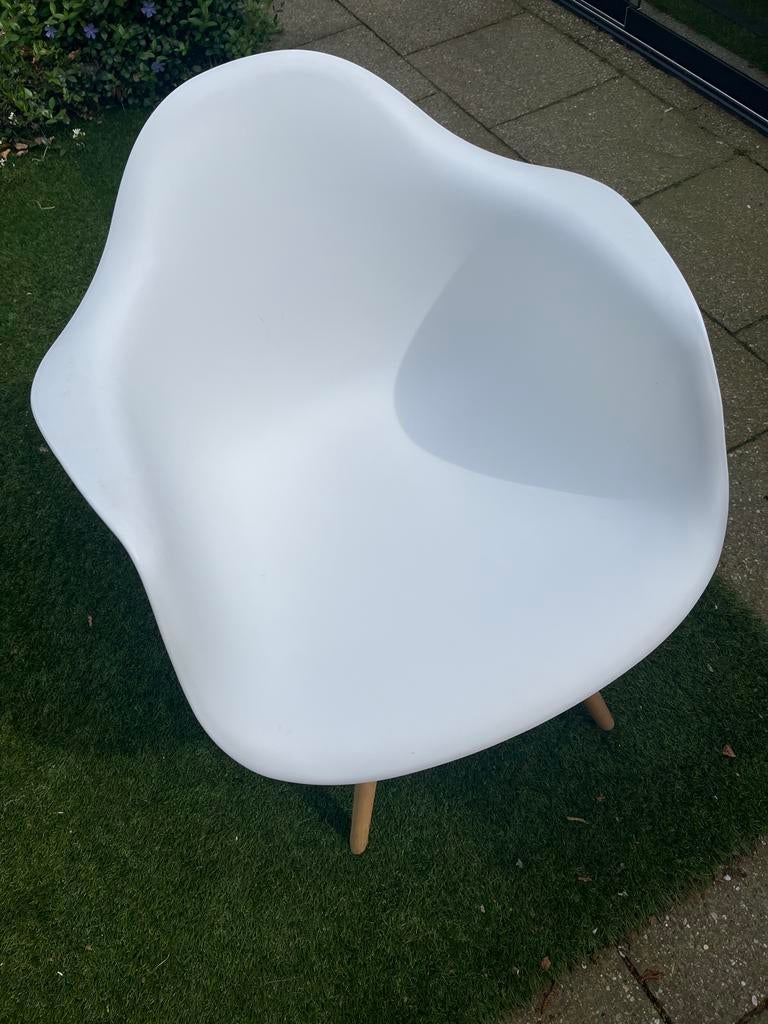 Eettafel met 4 kunststof kuipstoelen, Ophalen, Kunststof, 100 tot 150 cm, Rond