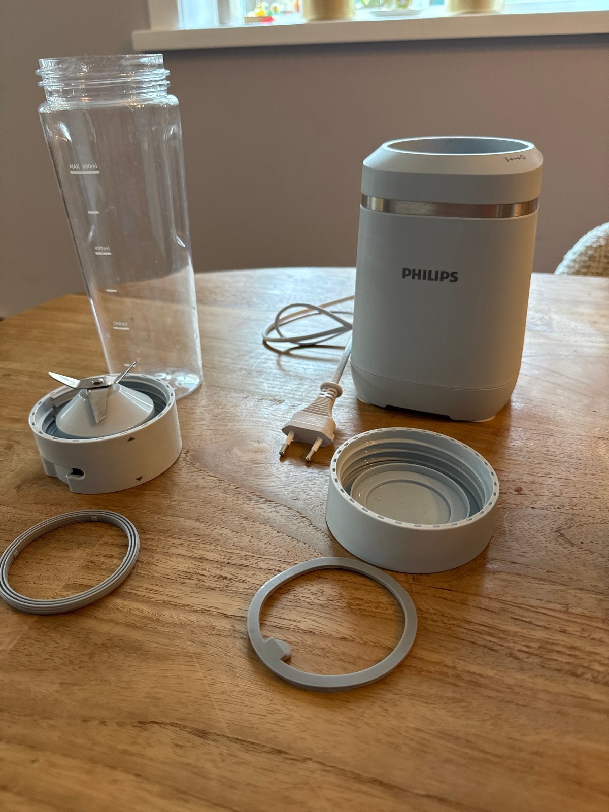 Philips Blender- Compact en Handig 600ml, Ophalen of Verzenden, Gebruikt, Blender