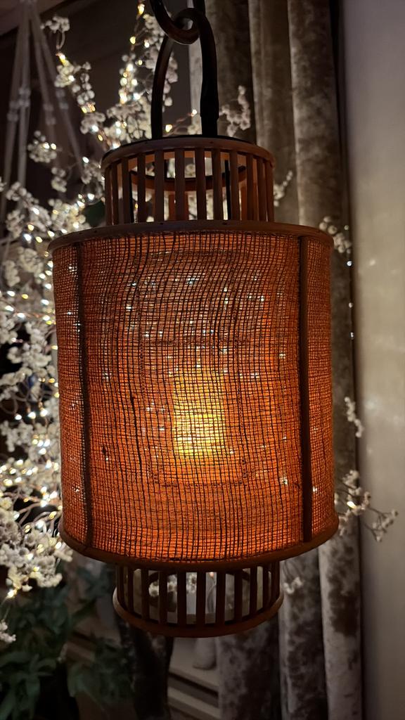 Mooie nieuw in doos Lantaarn van bamboe met jute, Nieuw, Ophalen of Verzenden, Netvoeding, Hanglamp