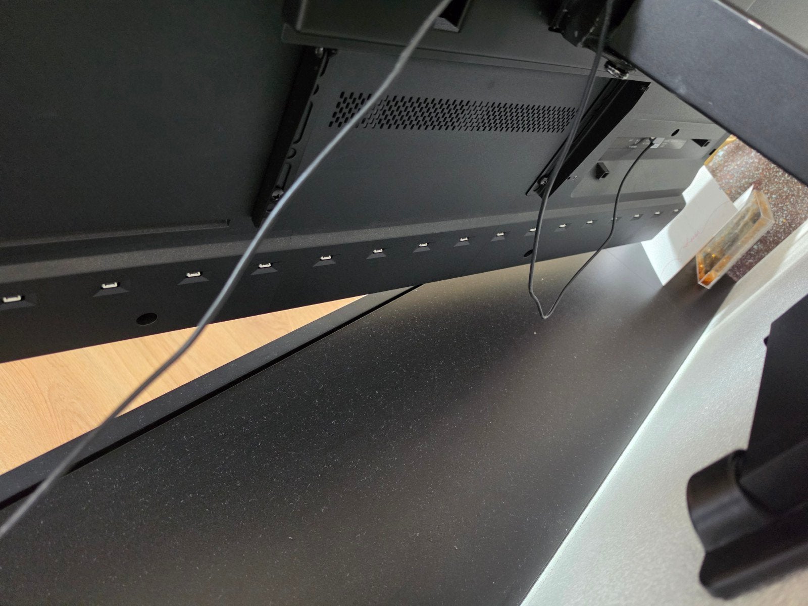 Foto 6 van Zeer mooie  Philips 55OLED+910 4zijdig Ambilight, 2026!