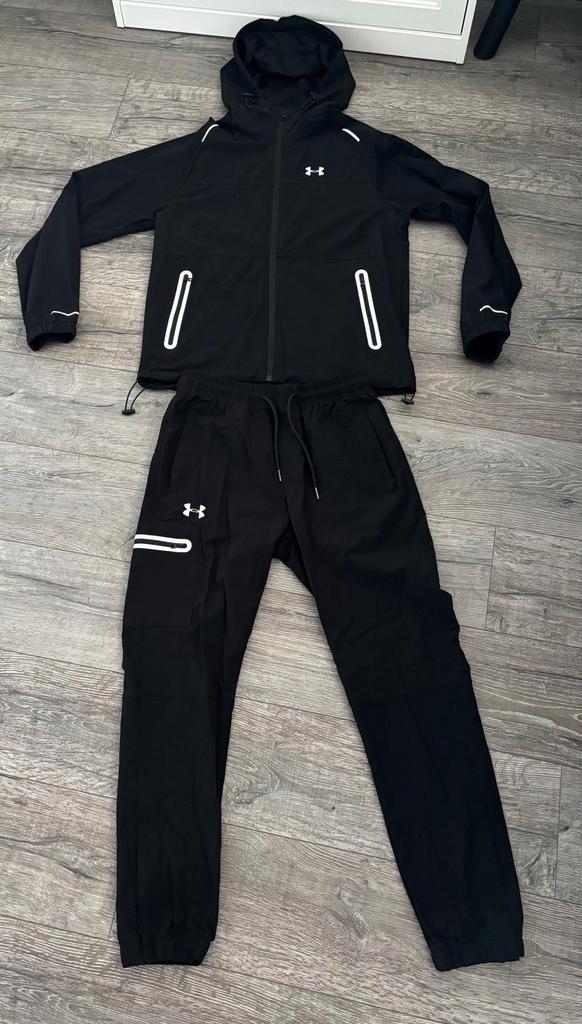 Under Armour trainingspak maat M nieuw, Kleding | Heren, Sportkleding, Maat 48/50 (M), Zwart, Nieuw, Ophalen of Verzenden