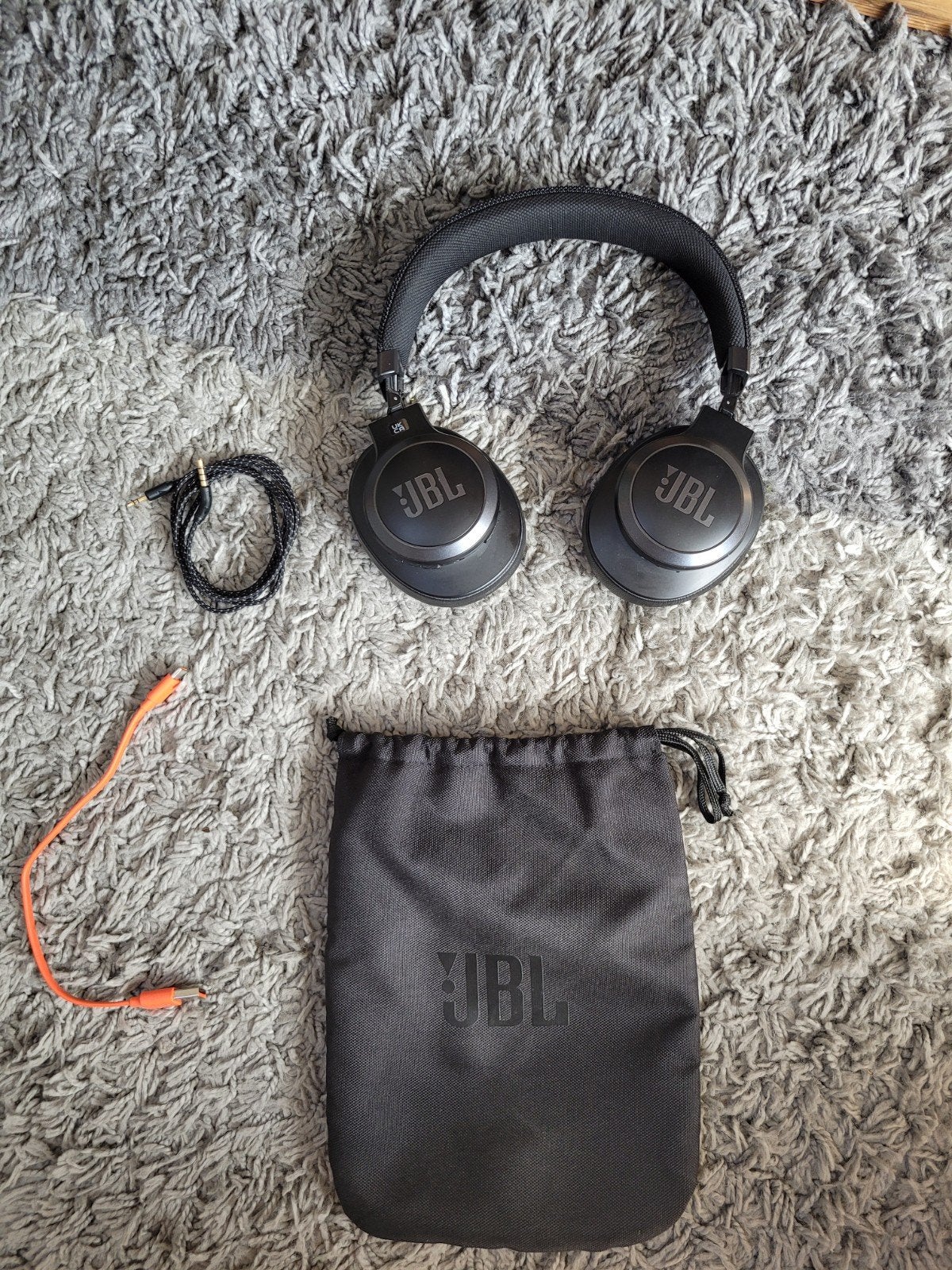 JBL Live 650BTNC Draadloze Over-Ear Koptelefoon