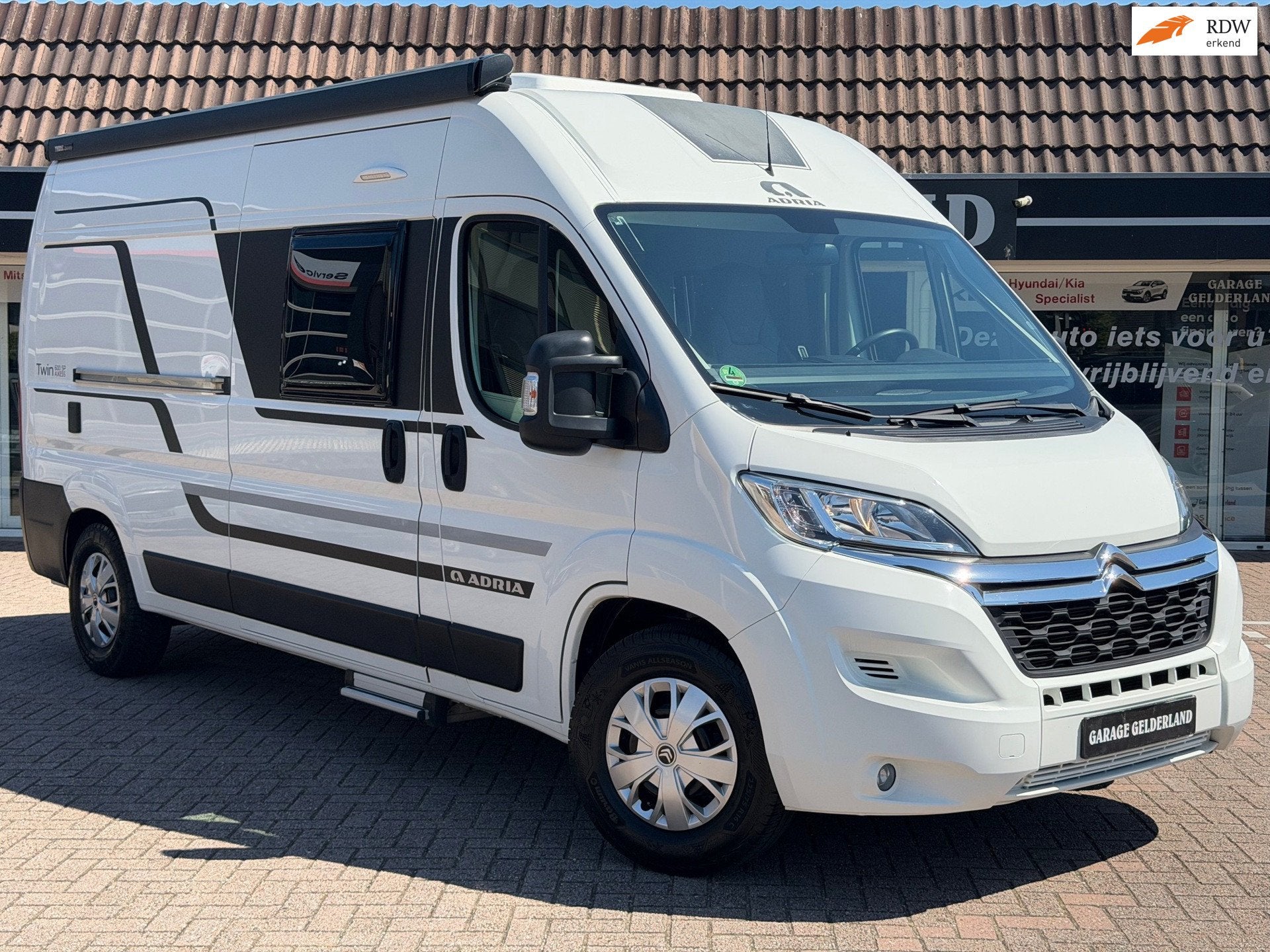 Adria TWIN 600SP | Luifel | Horre | Camera | Cruise | Pilote, Buscamper of Camperbus, Airconditioning, Bedrijf, Adria@service.nl