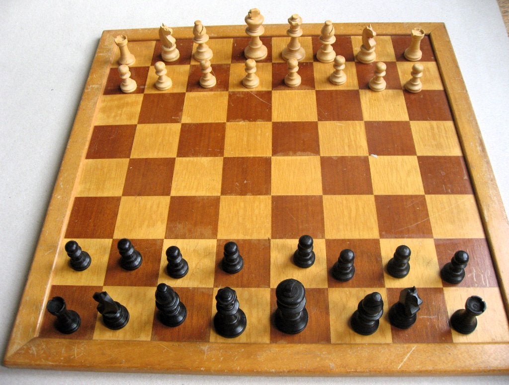 Homas Aljechin schaak/dambord met houten Homas stukken, Een of twee spelers, Ophalen of Verzenden, Gebruikt, HOMAS