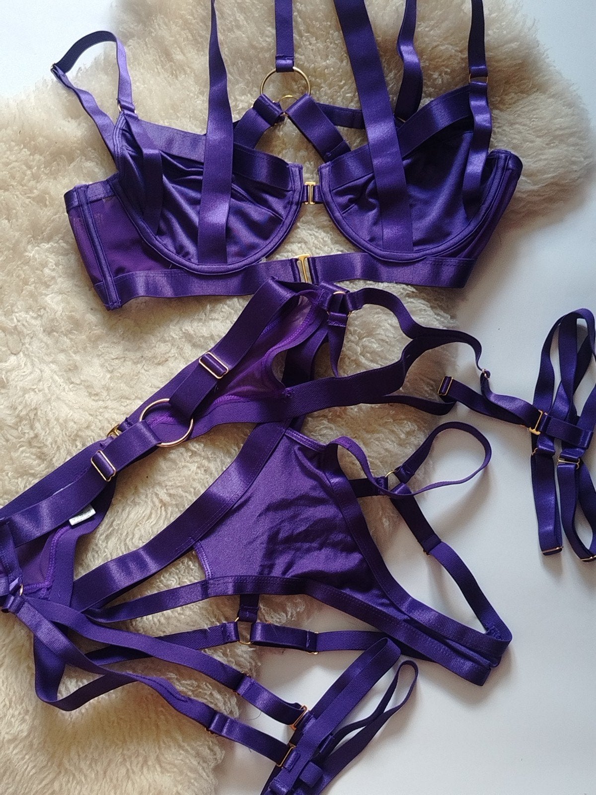 Luxe nieuwe Paarse Harnas Lingerie Set Maat L, Ophalen of Verzenden, Paars, Setje