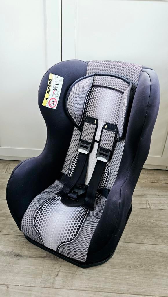 Hema Autostoel 0-18 kg - let op: hoezen verkleurd, Autogordel, 9 t/m 18 kg, Zo goed als nieuw, Slaapstand