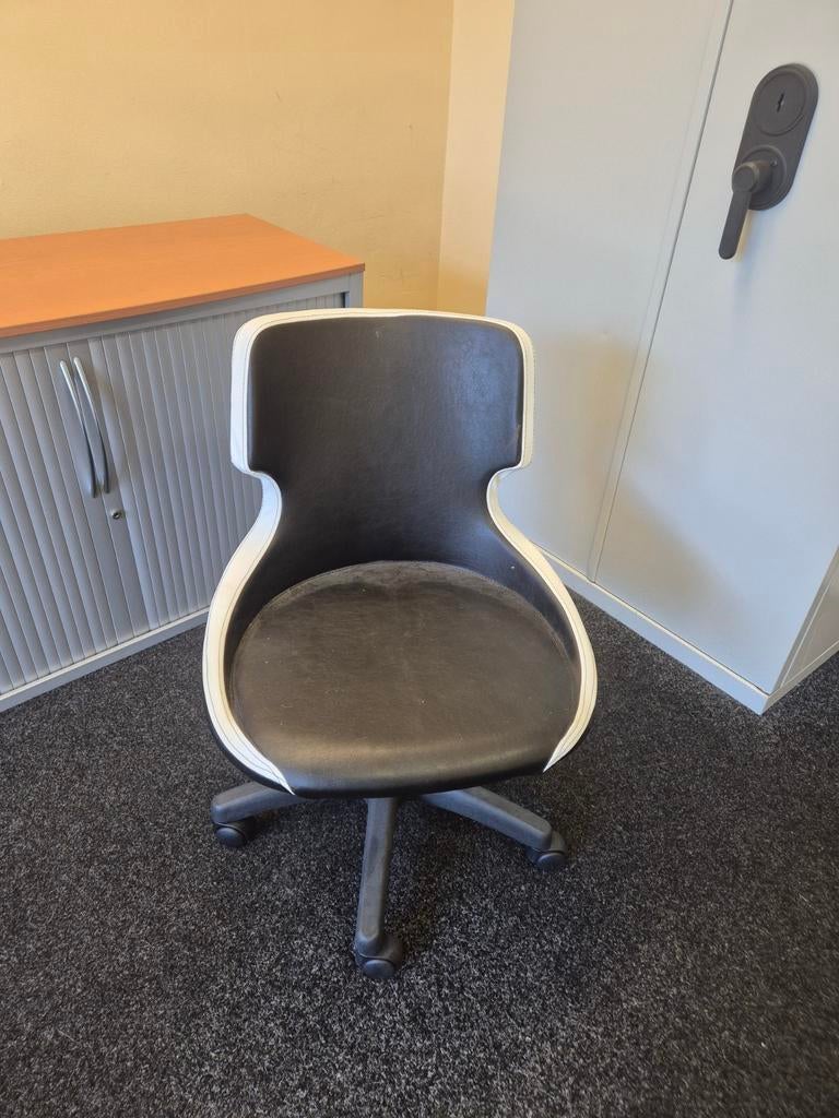 Zwart-witte bureaustoel, Ophalen, Gebruikt, Zwart, Bureaustoel