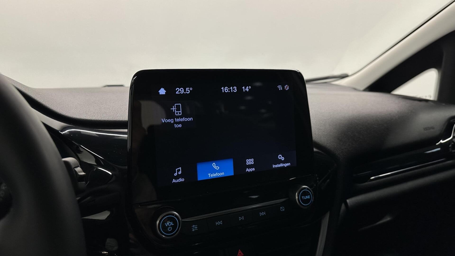 Foto 31 van Ford Fiesta 1.0 EcoBoost Hybrid Titanium NAVI CRUISE CARPLAY
