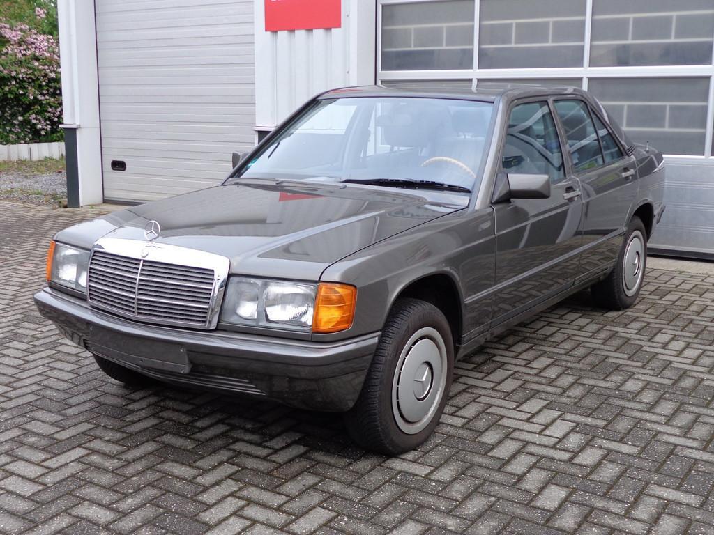 Mercedes-Benz 190-serie 2.0 E Smetteloze auto van de 1e Eige, Auto's, Mercedes-Benz, Gebruikt, 4 cilinders, 1210 kg, 122 pk