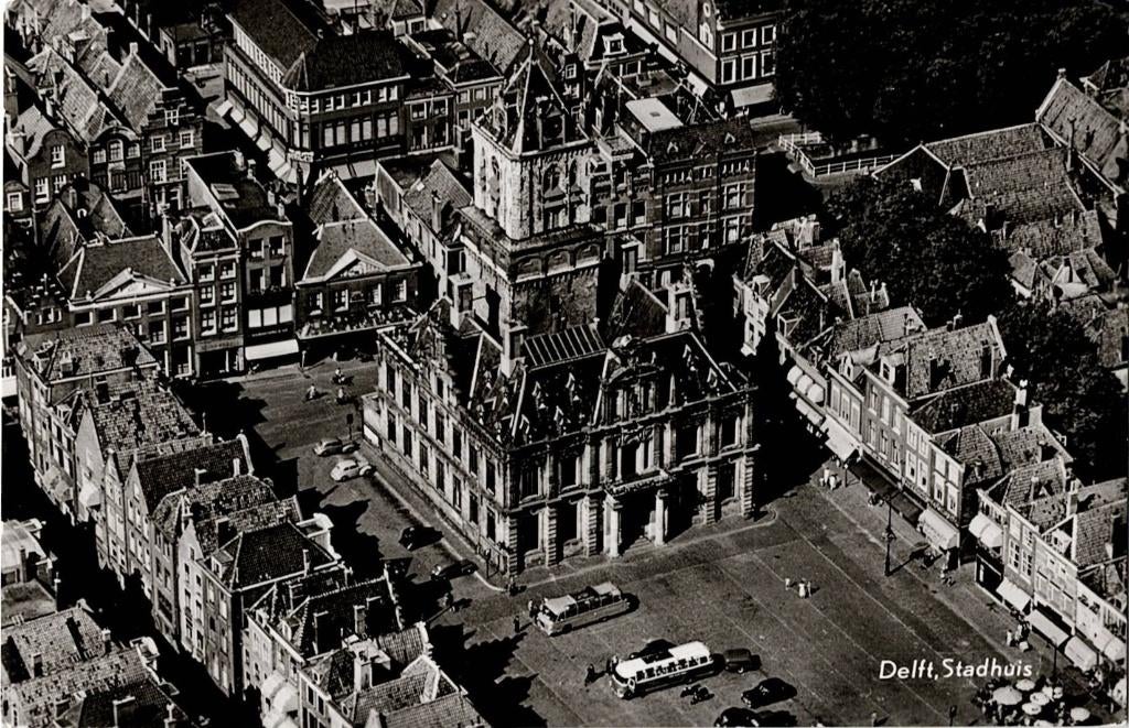 Delft – Luchtfoto Stadhuis., Ophalen of Verzenden, 1960 tot 1980, Ongelopen, Zuid-Holland