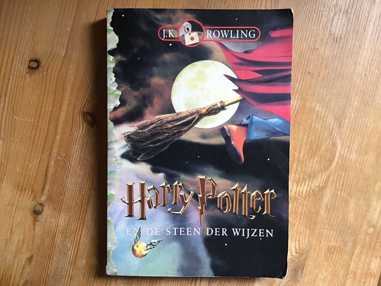 Harry Potter en de steen der wijzen - JK Rowling., Verzamelen, Harry Potter, Ophalen of Verzenden, Zo goed als nieuw, Boek of Poster