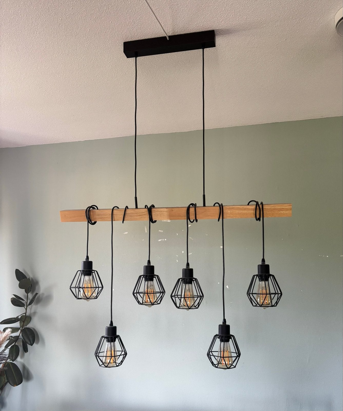 Industriële hanglamp met houten balk en 6 kooilampen, Ophalen, Zo goed als nieuw, Hout, E27 (groot)