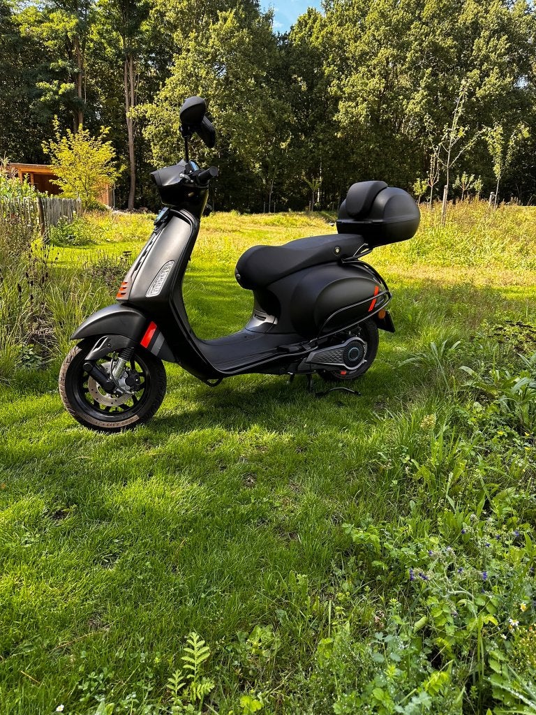 Vespa Sprint S Elettrica 45 km/u Mat Zwart | 632 km | ZGAN, Ophalen, Maximaal 45 km/u, Elektrisch, Vespa S