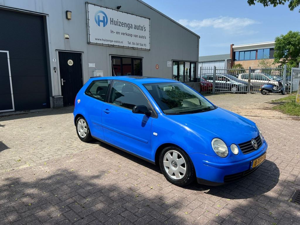 Volkswagen Polo 1.4-16V Sportline| APK:27-01-2027 (bj 2002), Stof, Zwart, 4 cilinders, Blauw