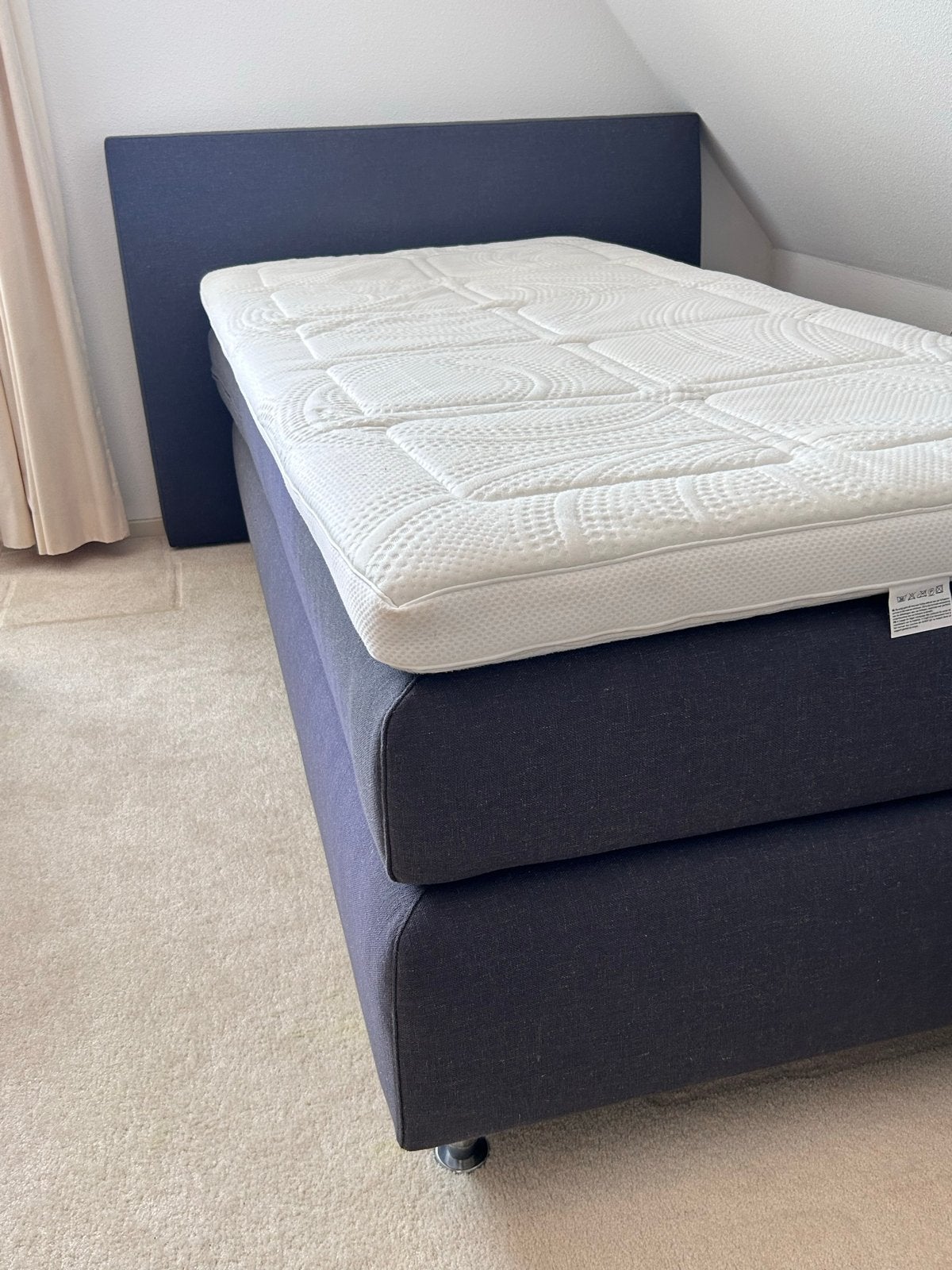 Eenpersoons boxspring grijs met topper - 100 cm breed, Huis en Inrichting, Ophalen, Eenpersoons, Grijs, 100 cm