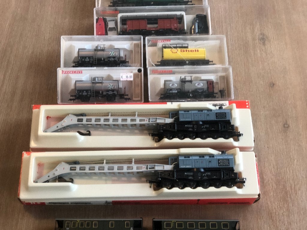 FLEISCHMANN  KETELWAGENS  en KRAANWAGENS  (313), Hobby en Vrije tijd, Gelijkstroom, Fleischmann, Ophalen of Verzenden, Nieuw